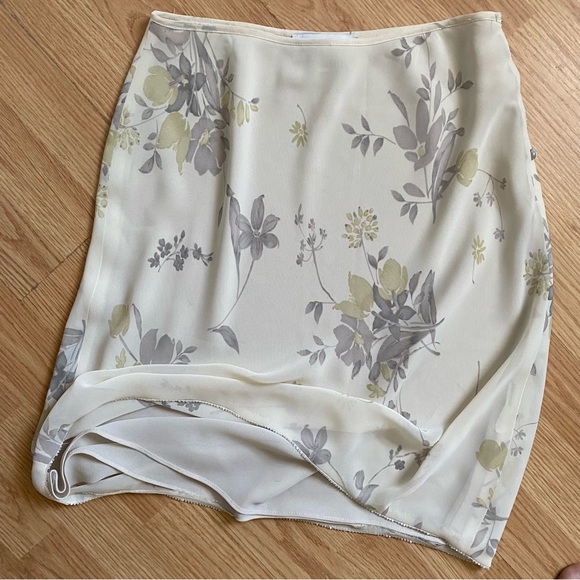 Beautiful 90's vintage skirt 👗 - Picture 2 of 9